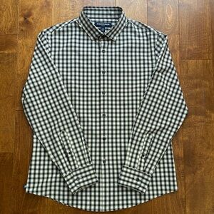 Mizzen + Main Leeward No Tuck Dress Shirt Size Large, Trim Fit, Regular Length